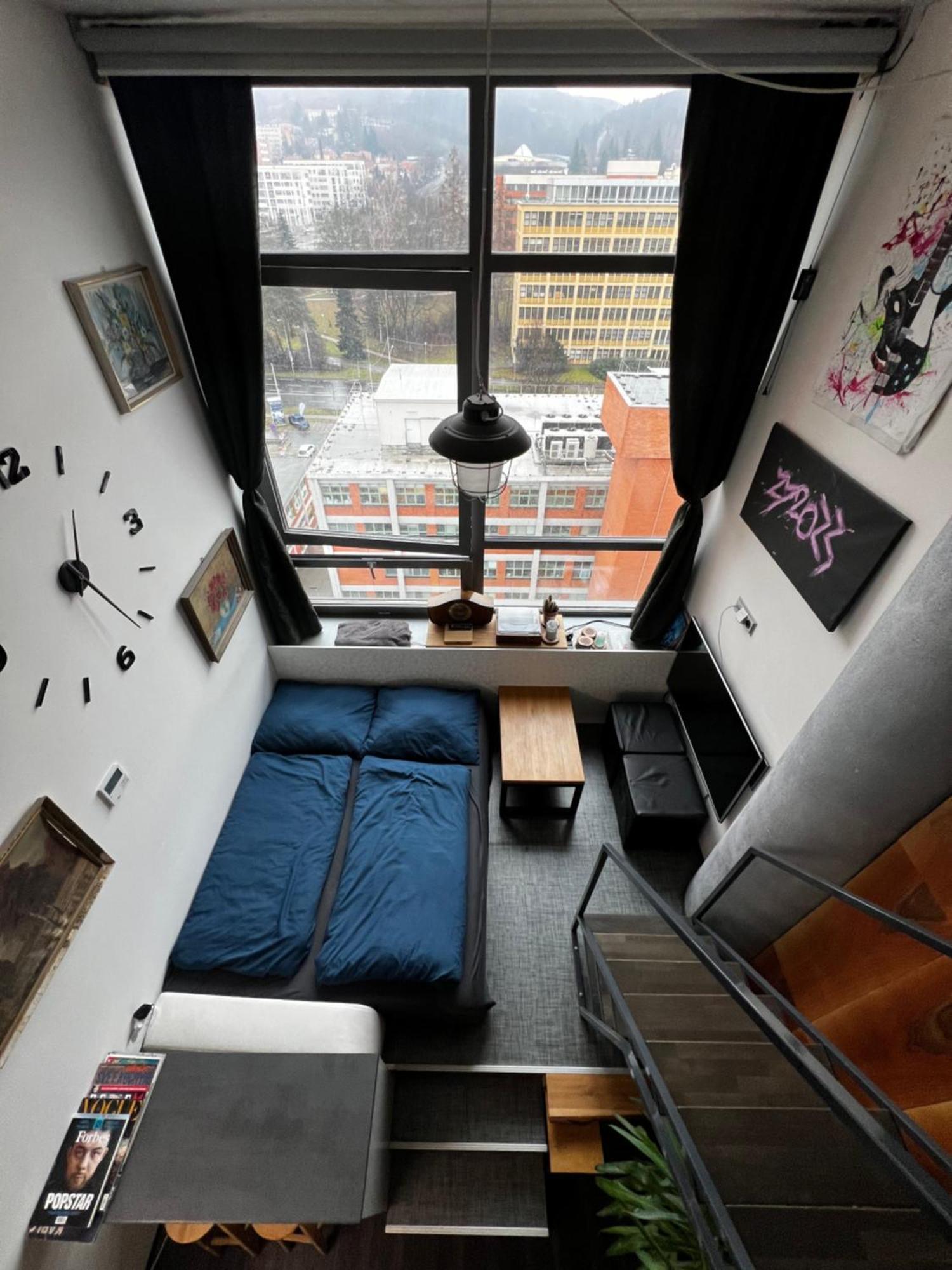 1 Bedroom Loft Apartment Zlín エクステリア 写真